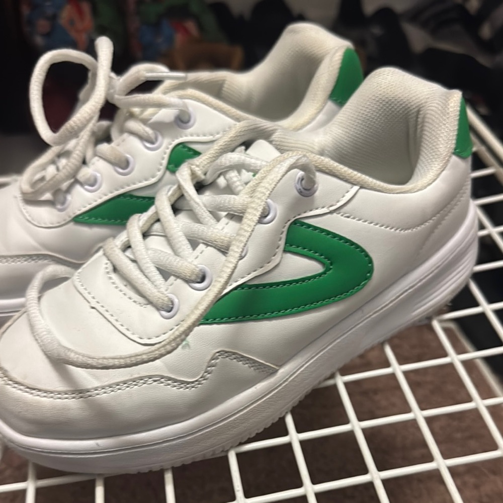 Tretorn White and Green Sneakers Classic Retro Style